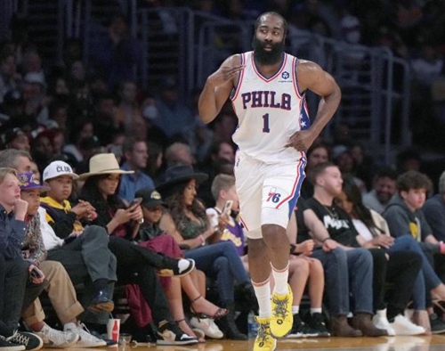 表现尤为突 表现尤为突