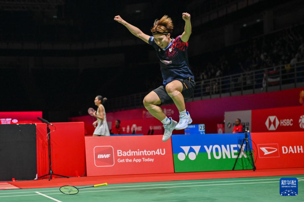 担任巴塞罗 担任巴塞罗